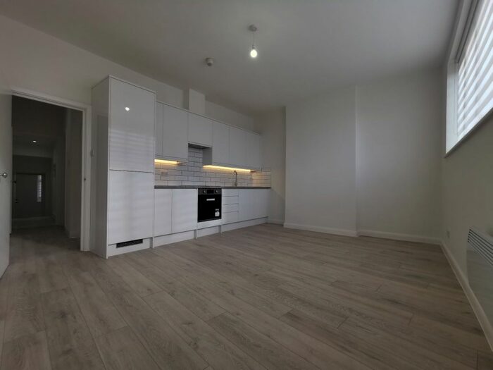 3 Bedroom Property To Rent In High Road, London, NW10