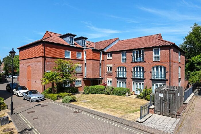 2 Bedroom Flat For Sale In Masters House, The Avenue, Bootham, York, YO30