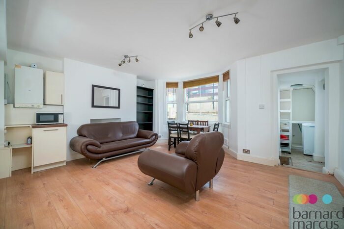2 Bedroom Maisonette To Rent In Muswell Hill, London, N10