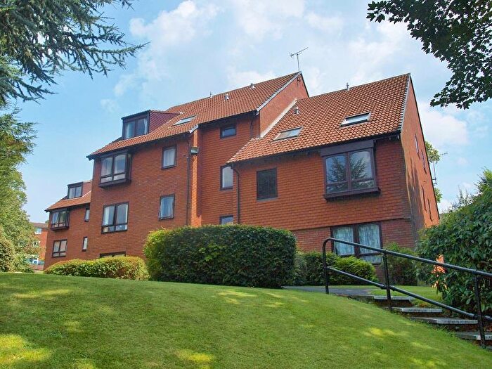 2 Bedroom Flat For Sale In Moncrieffe Close, Dudley, DY2