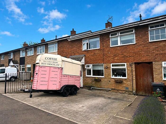 3 Bedroom Terraced House For Sale In Brunel Road, Stevenage, SG2