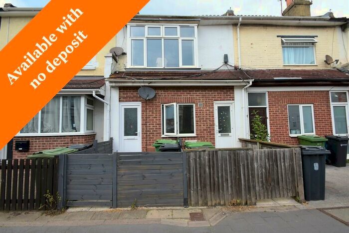 3 Bedroom Ground Flat To Rent In New Road, Portsmouth, PO2