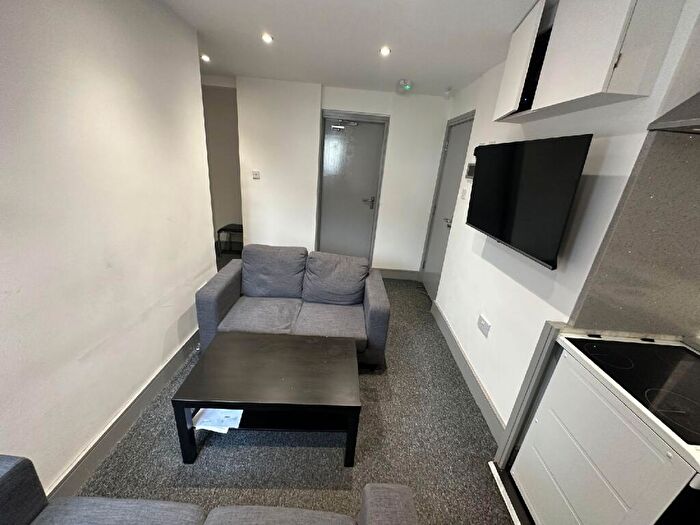 4 Bedroom House To Rent In Bournbrook, Selly Oak, Birmingham, West Midlands, B29