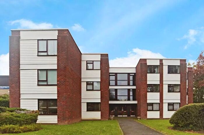 2 Bedroom Flat For Sale In Beech Copse, South Croydon, CR2