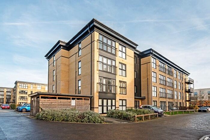 2 Bedroom Flat For Sale In Jefferson House, Stevenage, Hertfordshire, SG1