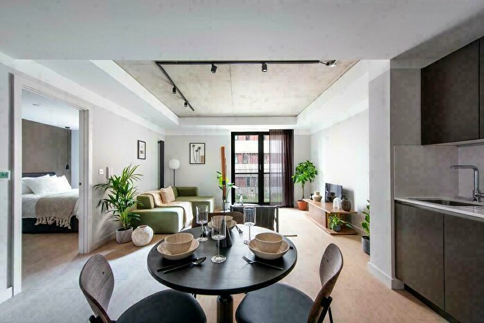 1 Bedroom Apartment To Rent In Kampus Apt South Block, Chorlton Street, Manchester, Greater Manchester, M1