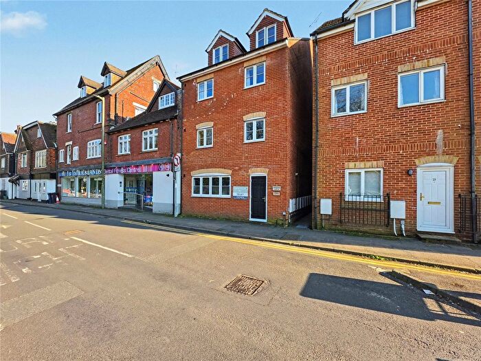 2 Bedroom Flat To Rent In Kings Road, Haslemere, Surrey, GU27