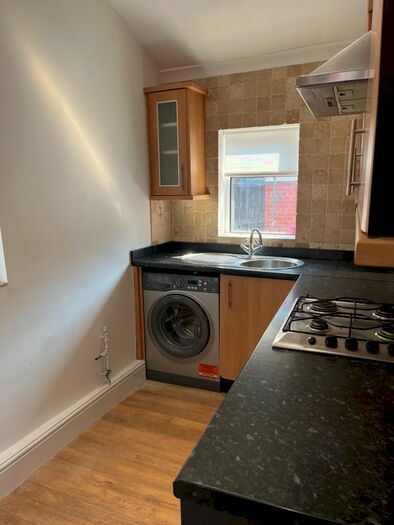 2 Bedroom End Of Terrace House To Rent In Fir Street, Eccles, M30