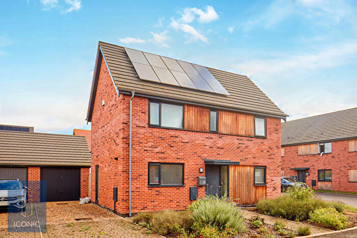 3 Bedroom Detached House For Sale In Paper Mill Lane, Norwich, NR8