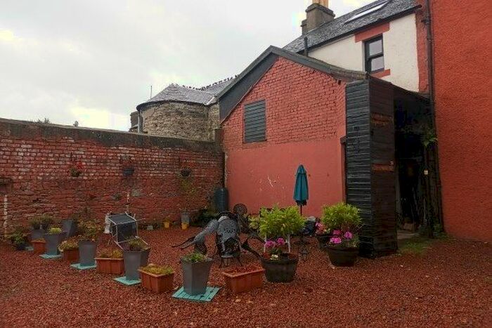 2 Bedroom Flat To Rent In Kirk Street, Strathaven, ML10