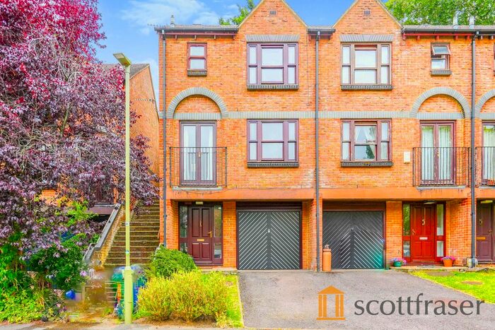 2 Bedroom Town House To Rent In Green Ridges, Oxford, OX3