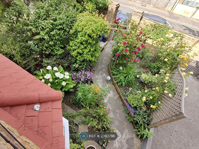 3 Bedroom Terraced House To Rent In Robin Hood Court, Sutton, SM1