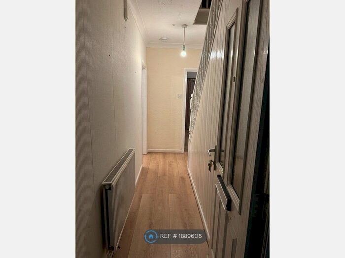 3 Bedroom Terraced House To Rent In Carr House Road, Doncaster, DN4