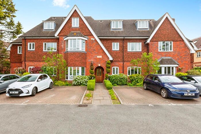 2 Bedroom Flat For Sale In Shoppenhangers Road, Maidenhead, Berkshire, SL6