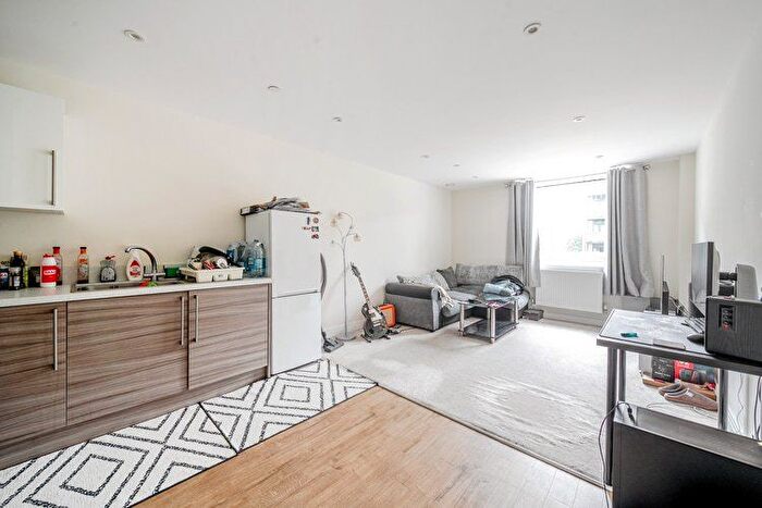 1 Bedroom Flat For Sale In Chrysler House, Welwyn Garden City, Hertfordshire, AL7