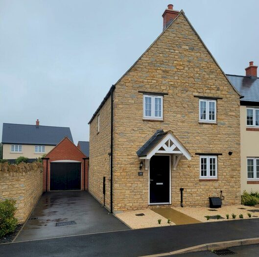 4 Bedroom Semi-Detached House To Rent In Catch Yard Road, Silverstone, Towcester, NN12