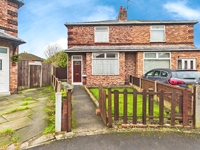 3 Bedroom Semi Detached House For Sale In Myrtle Avenue, Haydock, WA11