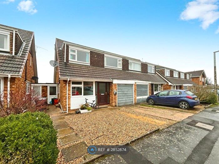 3 Bedroom Semi-Detached House To Rent In Stapleton Close, Swindon, SN6