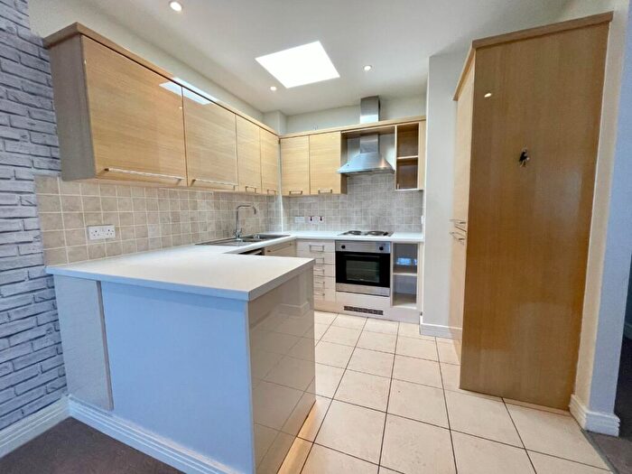2 Bedroom Apartment For Sale In Terrace Road, Walton-On-Thames, Surrey, KT12