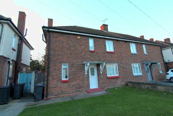 3 Bedroom Semi Detached House To Rent In Park Drive, Dagenham, Essex, RM10