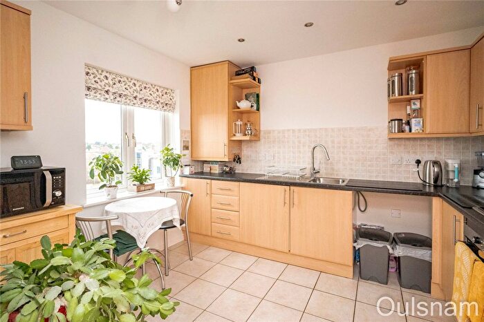 2 Bedroom Flat For Sale In Stratford Gardens, Bromsgrove, Worcestershire, B60