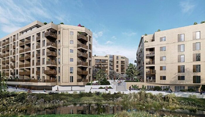 2 Bedroom Flat For Sale In The Triangle, Ashford, TN23