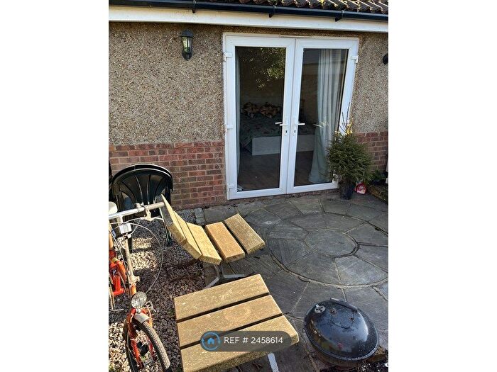 Studio To Rent In Woolacombe Road, London, SE3