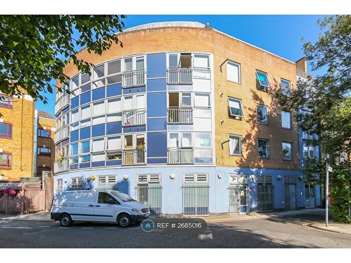 2 Bedroom Flat To Rent In Raquel Court, London, SE1