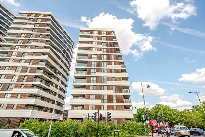 2 Bedroom Apartment For Sale In Beck Square, London, E10