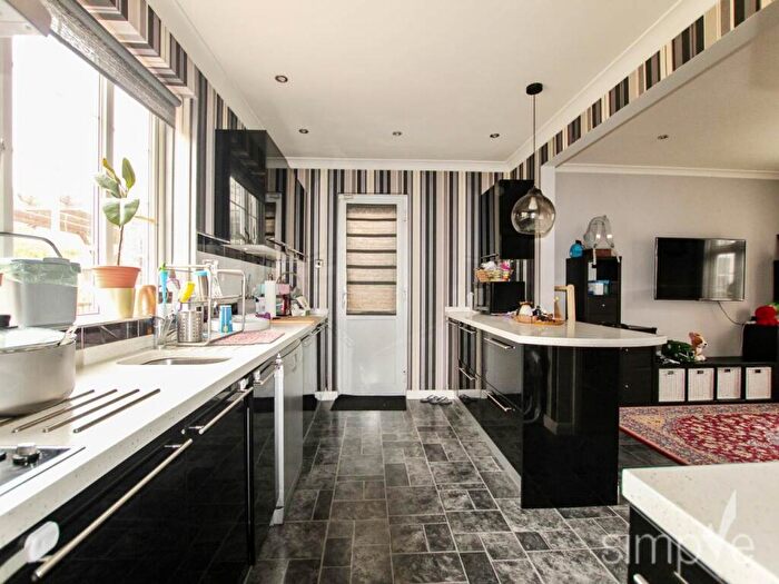 3 Bedroom House To Rent In Pattinson Road, Reading, RG2