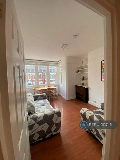 2 Bedroom Flat To Rent In Burton House, London, SE5