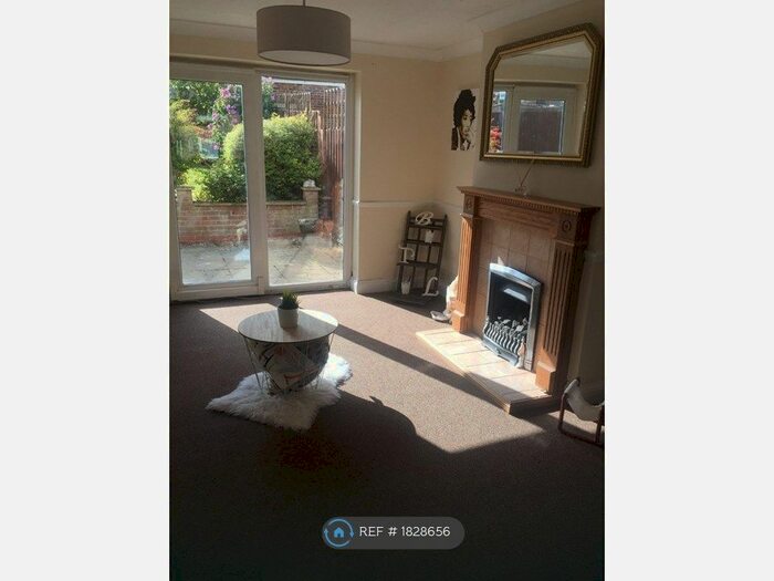 3 Bedroom Semi-Detached House To Rent In Eldon Road, Luton, LU4