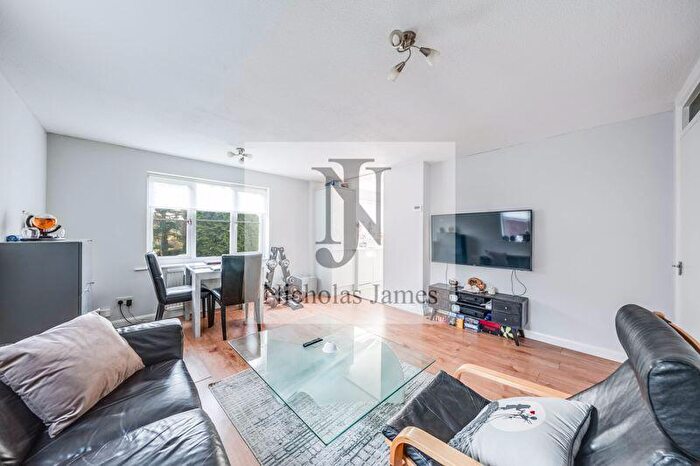2 Bedroom Flat For Sale In Galdana Avenue, Barnet, EN5