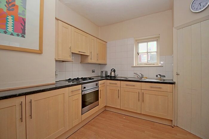 2 Bedroom Flat To Rent In South Ealing Road, Ealing, W5