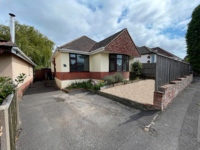 2 Bedroom Detached Bungalow For Sale In Hyde Road, Bournemouth, BH10