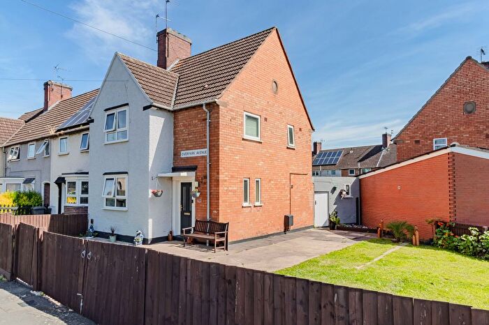 3 Bedroom Semi-detached House For Sale In Overpark Avenue, Leicester, LE3