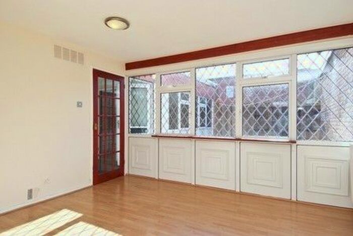 4 Bedroom Terraced House To Rent In Farnham Gardens, Raynes Park, London, SW20