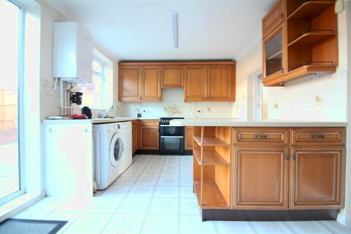 4 Bedroom Semi-Detached House To Rent In Beaufort Gardens, Hounslow, TW5