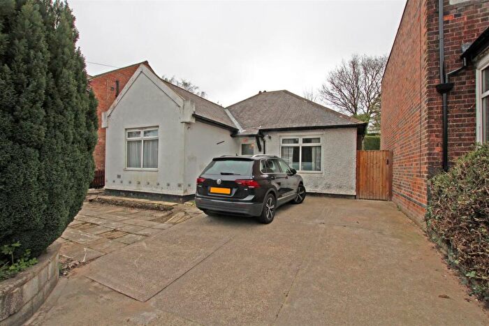2 Bedroom Detached Bungalow To Rent In Hucknall Road, Sherwood, Nottingham, NG5