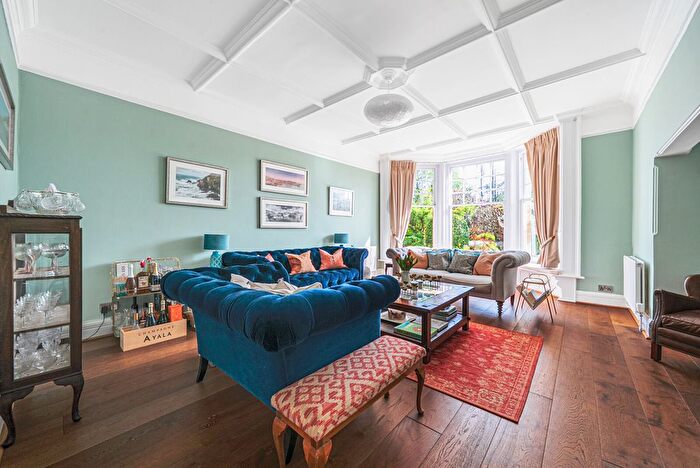 4 Bedroom Semi-detached House To Rent In The Common, Cranleigh, Surrey, GU6
