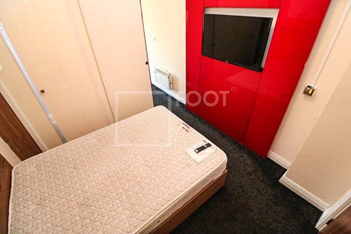 Flat To Rent In Sunbridge Halls, Sunbridge Road, BD1
