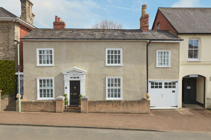 3 Bedroom Town House To Rent In Nethergate Street, Clare, Suffolk, CO10