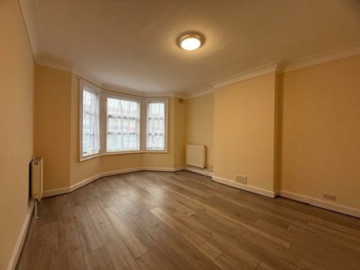 2 Bedroom Maisonette To Rent In Station Road, Harrow, Middlesex, HA1