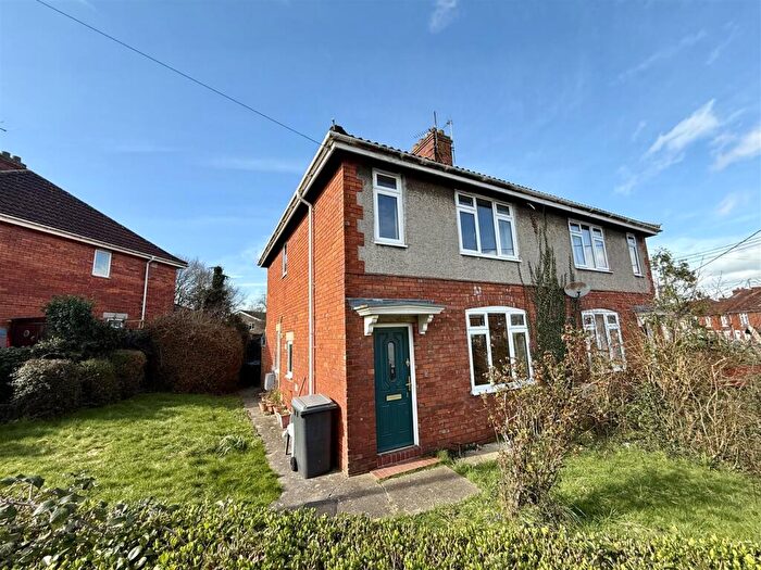 3 Bedroom Semi Detached House For Sale In Studley Rise, Trowbridge, BA14