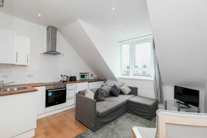 2 Bedroom Flat To Rent In Granton Place, City Centre, Aberdeen, AB10