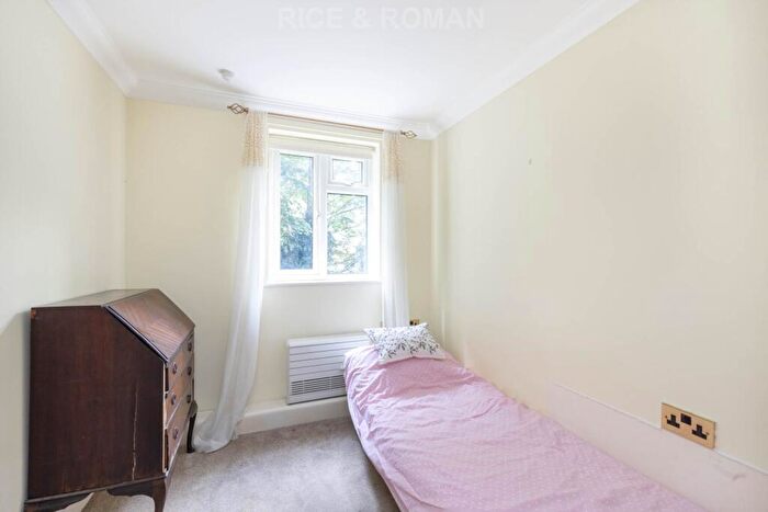 2 Bedroom Retirement Property For Sale In The Firs, Claygate, KT10