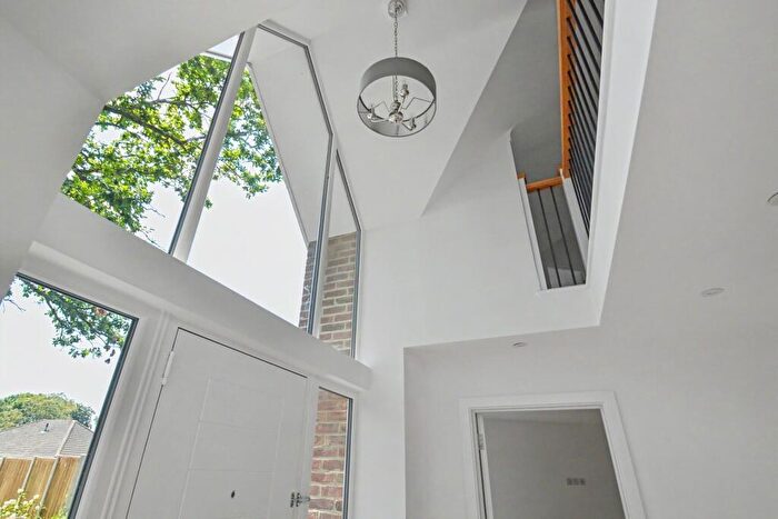 3 Bedroom Detached House For Sale In Broadstone, BH18 - Photo 8