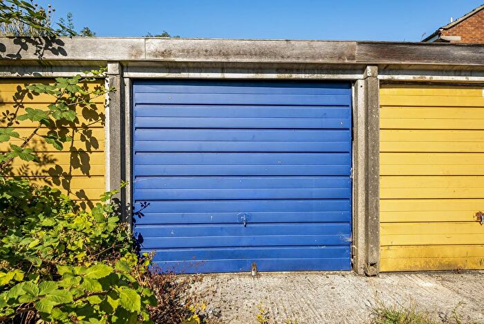 2 Bedroom Flat For Sale In Eagles, Faringdon, Oxfordshire, SN7