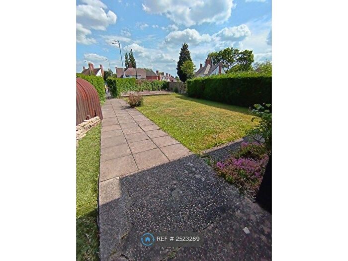 3 Bedroom Semi-Detached House To Rent In Primrose Lane, Wolverhampton, WV10
