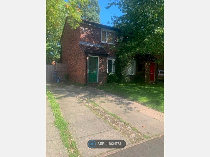 2 Bedroom Semi-Detached House To Rent In Swinbourne Grove, Manchester, M20